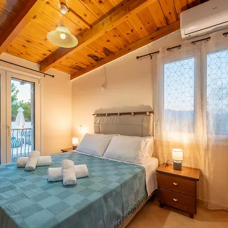 Plousia Villa *