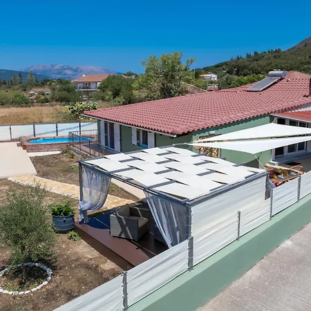 Plousia Villa *
