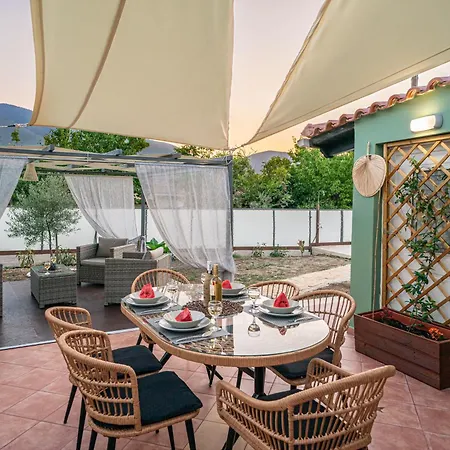 Plousia Villa *