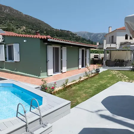 빌라 Plousia Grizata