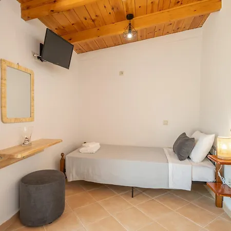 빌라 Plousia Grizata