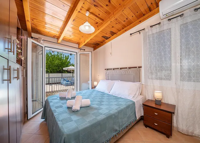 Plousia Villa *